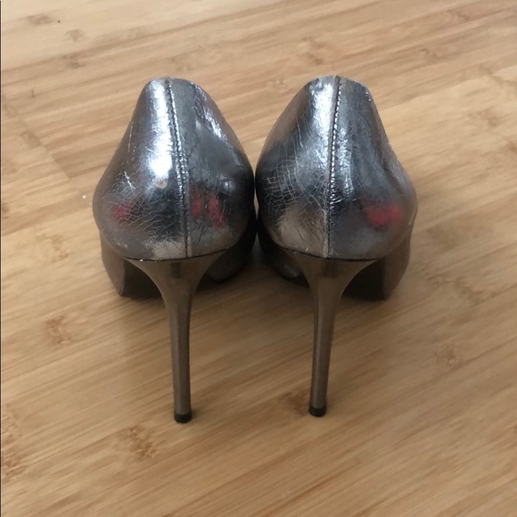 Metallic Tory Burch heels - Picture 3 of 8